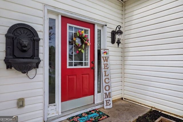 200 Meadow Lake Drive, Carrollton, GA 30116