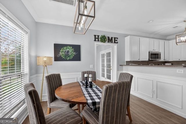200 Meadow Lake Drive, Carrollton, GA 30116