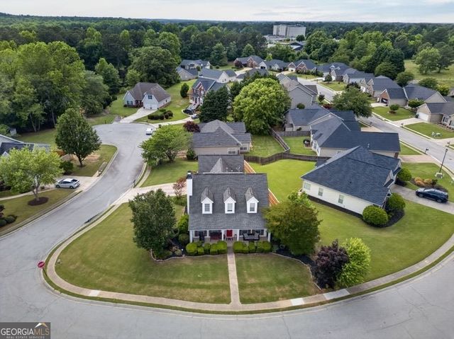 200 Meadow Lake Drive, Carrollton, GA 30116