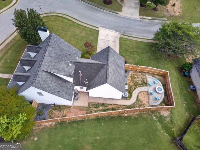 200 Meadow Lake Drive, Carrollton, GA 30116