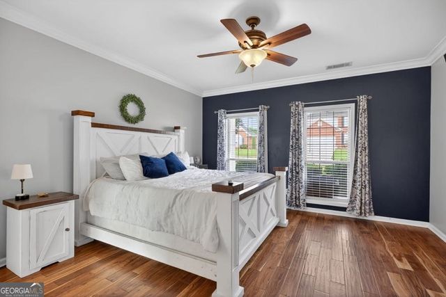200 Meadow Lake Drive, Carrollton, GA 30116