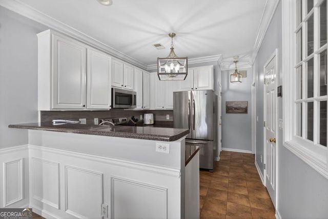 200 Meadow Lake Drive, Carrollton, GA 30116