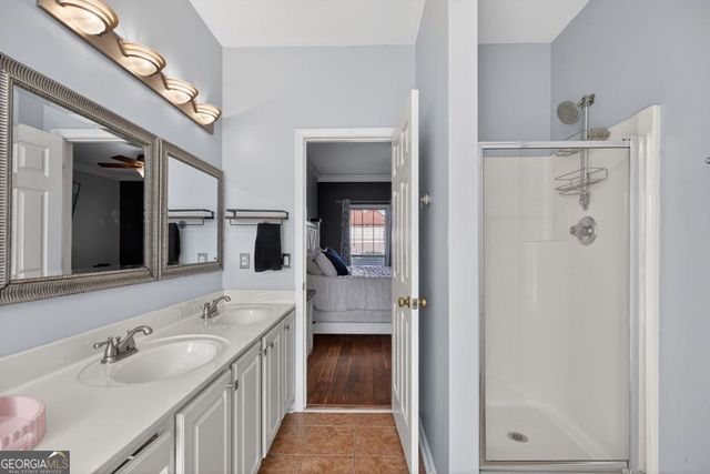 200 Meadow Lake Drive, Carrollton, GA 30116