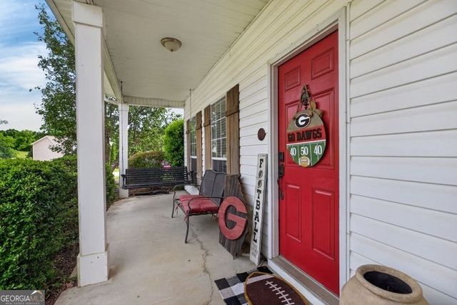 200 Meadow Lake Drive, Carrollton, GA 30116