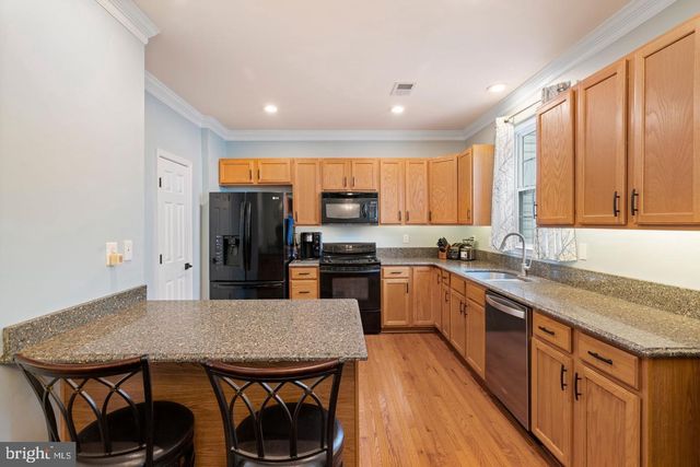 26147 LANDS END DR, Chantilly, VA 20152