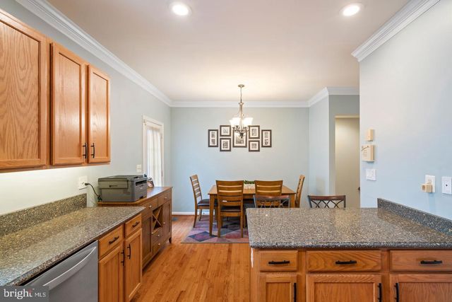 26147 LANDS END DR, Chantilly, VA 20152