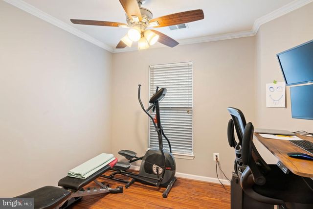 26147 LANDS END DR, Chantilly, VA 20152