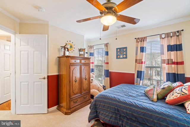 26147 LANDS END DR, Chantilly, VA 20152