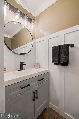 26147 LANDS END DR, Chantilly, VA 20152