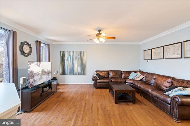 26147 LANDS END DR, Chantilly, VA 20152