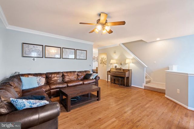 26147 LANDS END DR, Chantilly, VA 20152