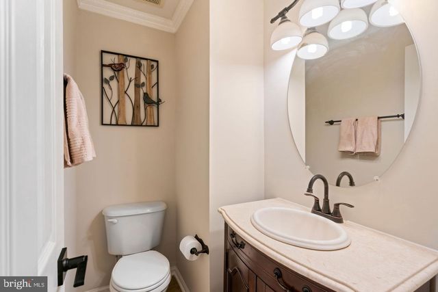 26147 LANDS END DR, Chantilly, VA 20152