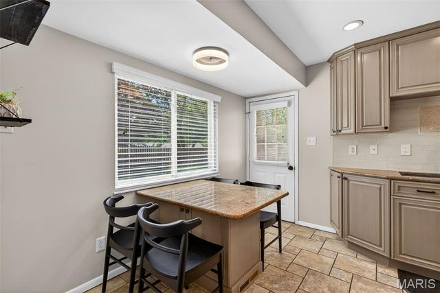 12538 Parkway Acres Court, Maryland Heights, MO 63043