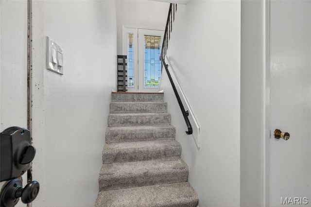 12538 Parkway Acres Court, Maryland Heights, MO 63043