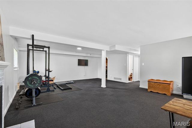 12538 Parkway Acres Court, Maryland Heights, MO 63043
