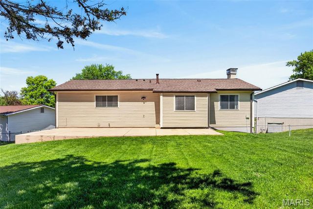 12538 Parkway Acres Court, Maryland Heights, MO 63043