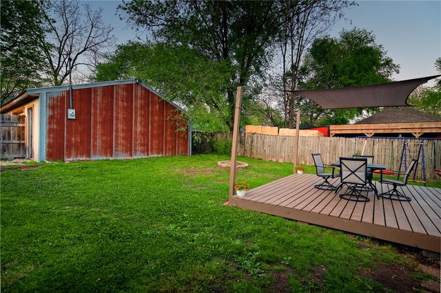 206 W Parks Street, Prairie Grove, AR 72753