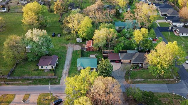 206 W Parks Street, Prairie Grove, AR 72753
