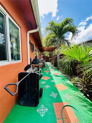 14531 SW 160th Ct, Miami, FL 33196