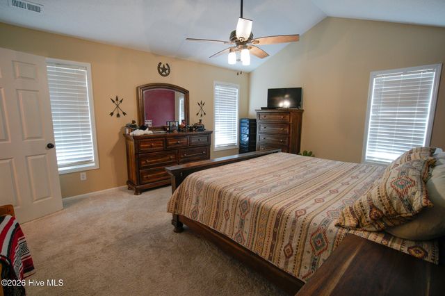 218 English Walnut Drive, Richlands, NC 28574