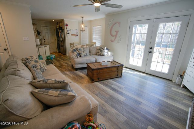 218 English Walnut Drive, Richlands, NC 28574