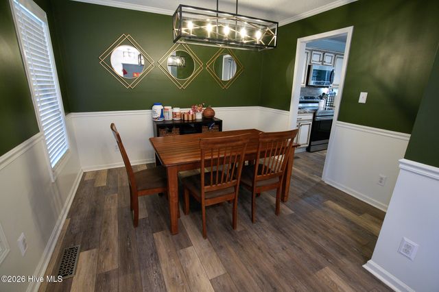 218 English Walnut Drive, Richlands, NC 28574