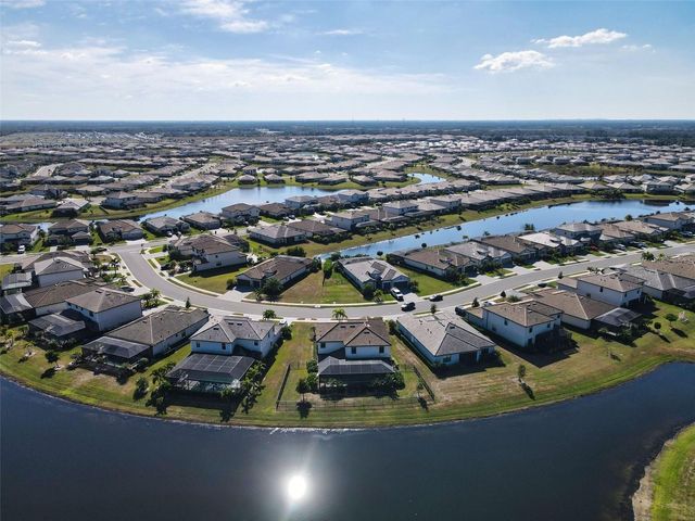 15627 WHITE LINEN DRIVE, Bradenton, FL 34211