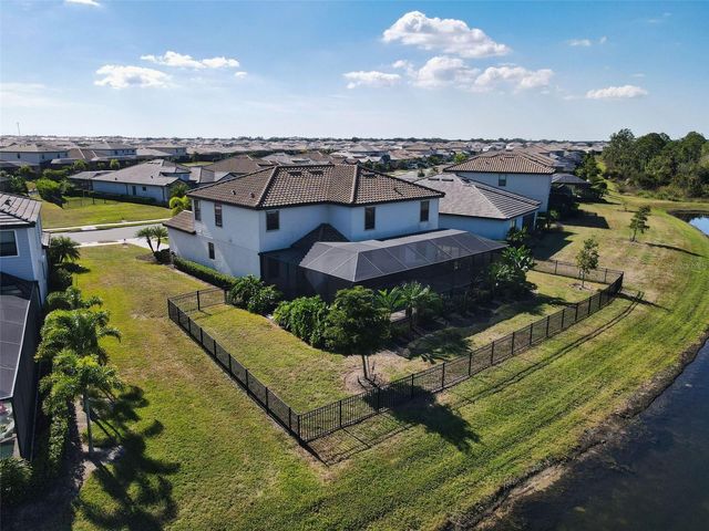 15627 WHITE LINEN DRIVE, Bradenton, FL 34211