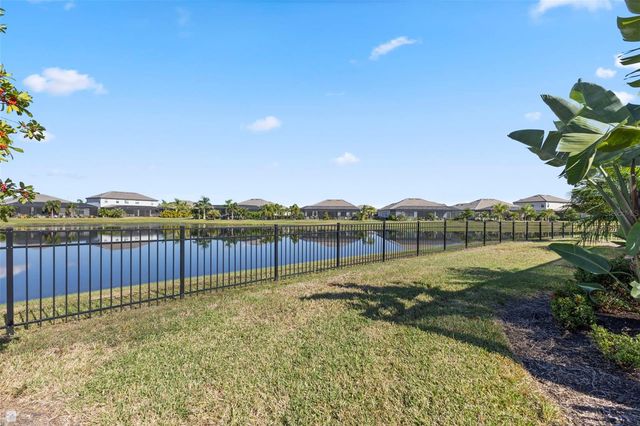 15627 WHITE LINEN DRIVE, Bradenton, FL 34211