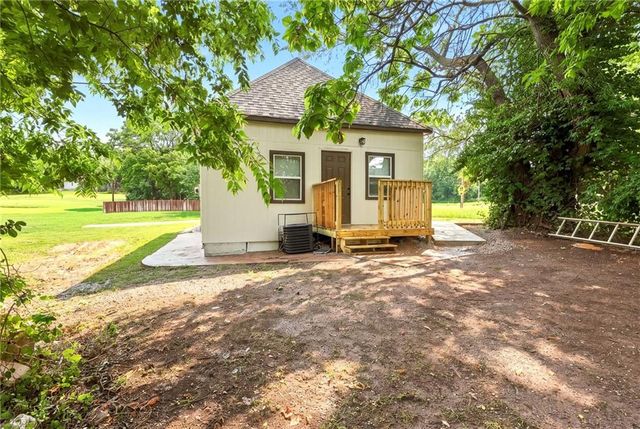 1604 N 9th Street, Kansas City, KS 66101