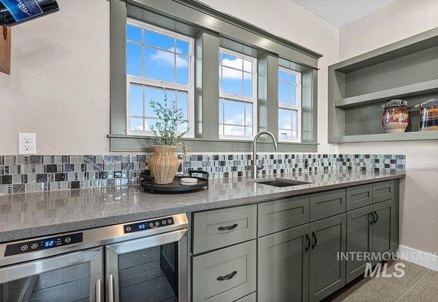 2031 W Island Green Ct, Meridian, ID 83646