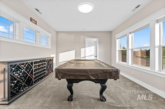 2031 W Island Green Ct, Meridian, ID 83646