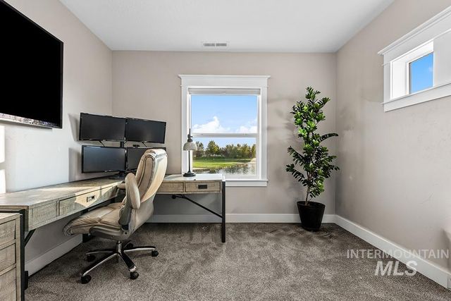 2031 W Island Green Ct, Meridian, ID 83646