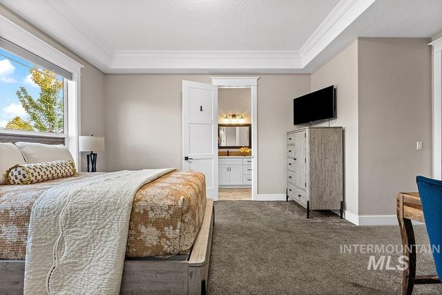 2031 W Island Green Ct, Meridian, ID 83646