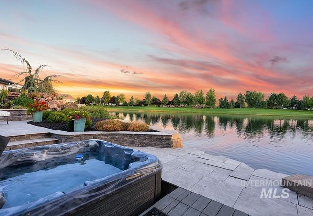 2031 W Island Green Ct, Meridian, ID 83646