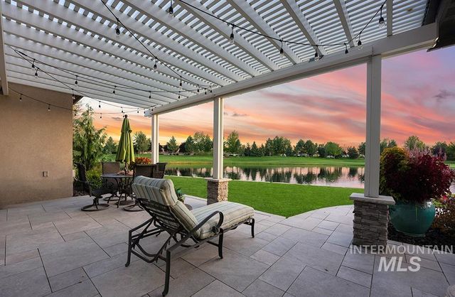 2031 W Island Green Ct, Meridian, ID 83646