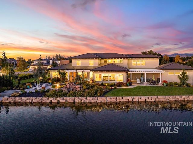 2031 W Island Green Ct, Meridian, ID 83646