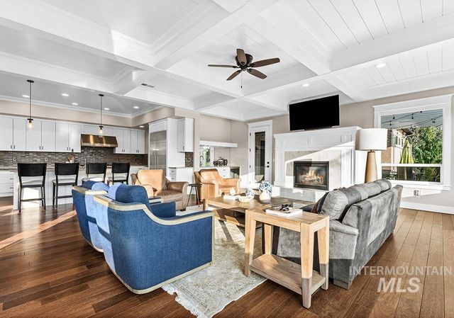 2031 W Island Green Ct, Meridian, ID 83646