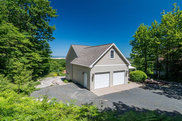 8562 W Woodridge Drive, Mears, MI 49436