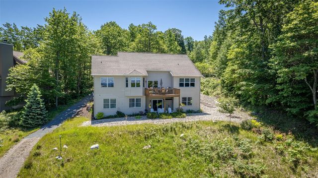 8562 W Woodridge Drive, Mears, MI 49436