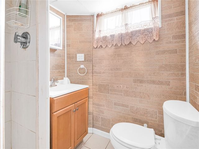 33 Governor Street, Cranston, RI 02920
