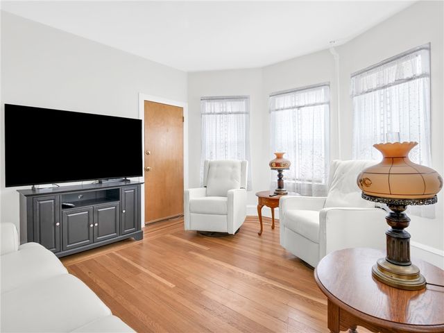 33 Governor Street, Cranston, RI 02920
