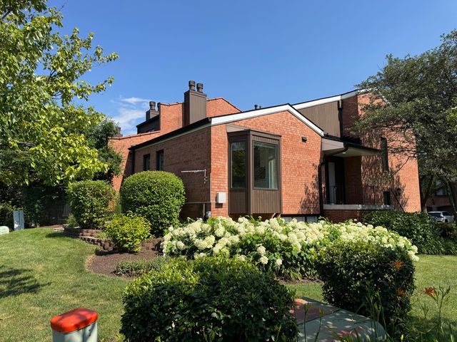 19W286 Governors Trail 0, Oak Brook, IL 60523