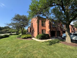 19W286 Governors Trail 0, Oak Brook, IL 60523