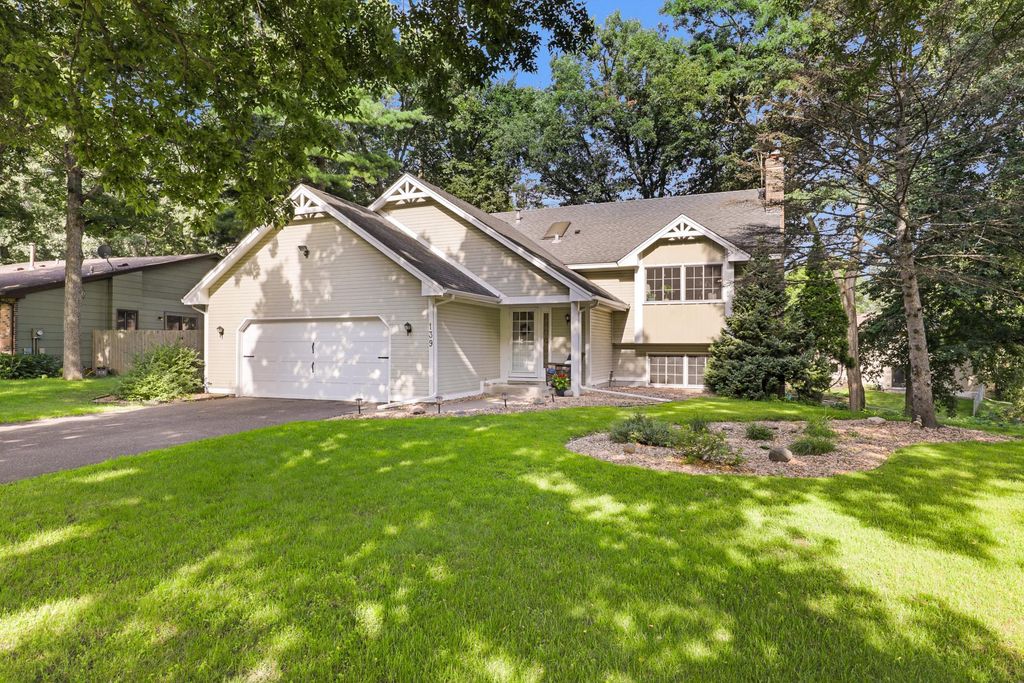 139 Canterbury Road, Circle Pines, MN 55014