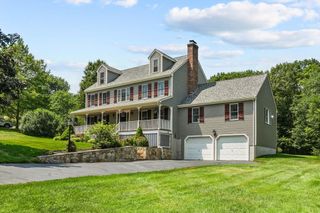 22 Crestwood, Blackstone, MA 01504