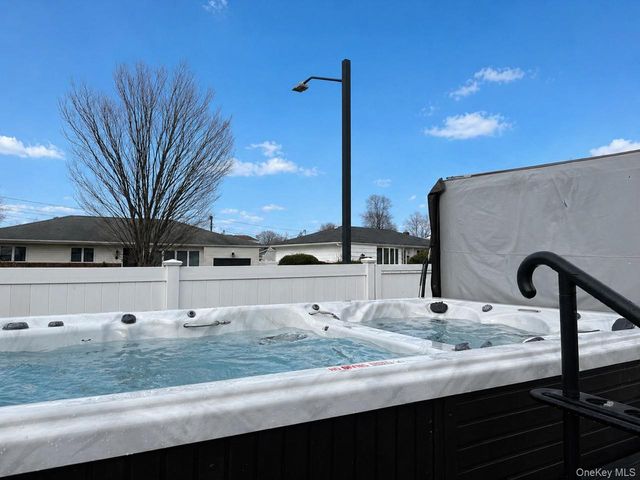 568 Plainview Road, Plainview, NY 11803
