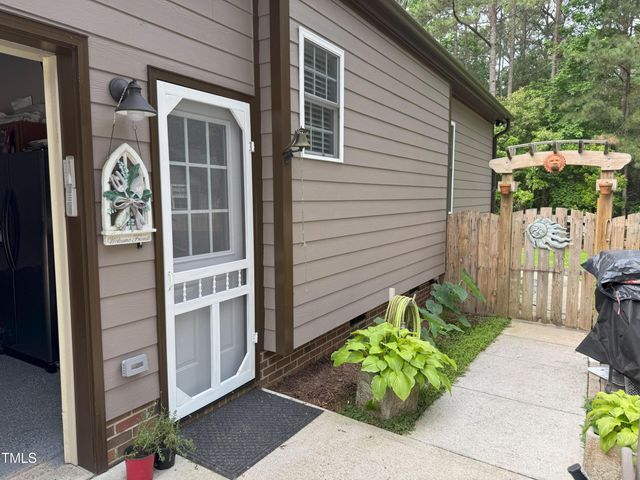 105 Perry Lane, Zebulon, NC 27597