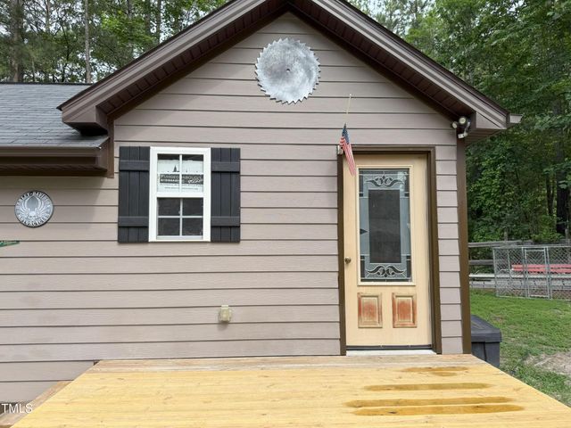 105 Perry Lane, Zebulon, NC 27597