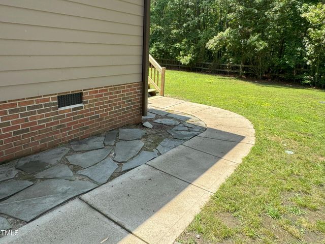 105 Perry Lane, Zebulon, NC 27597